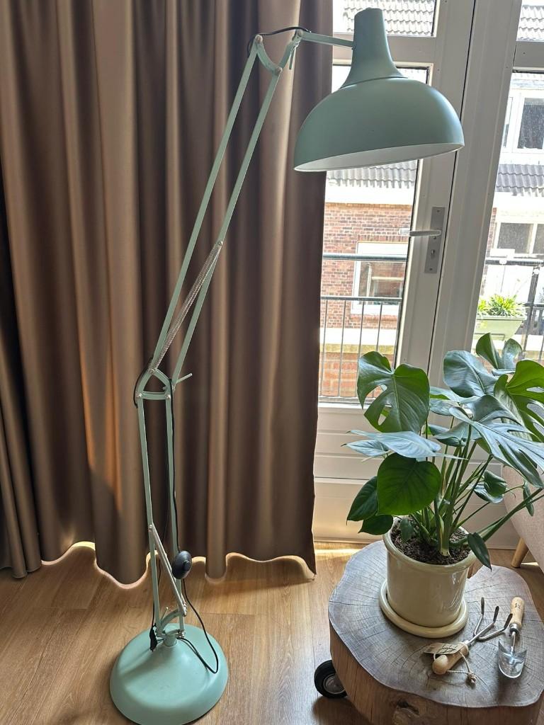 Lindby vloerlamp Leia, groen, Gebruikt, Metaal, 150 tot 200 cm, Ophalen