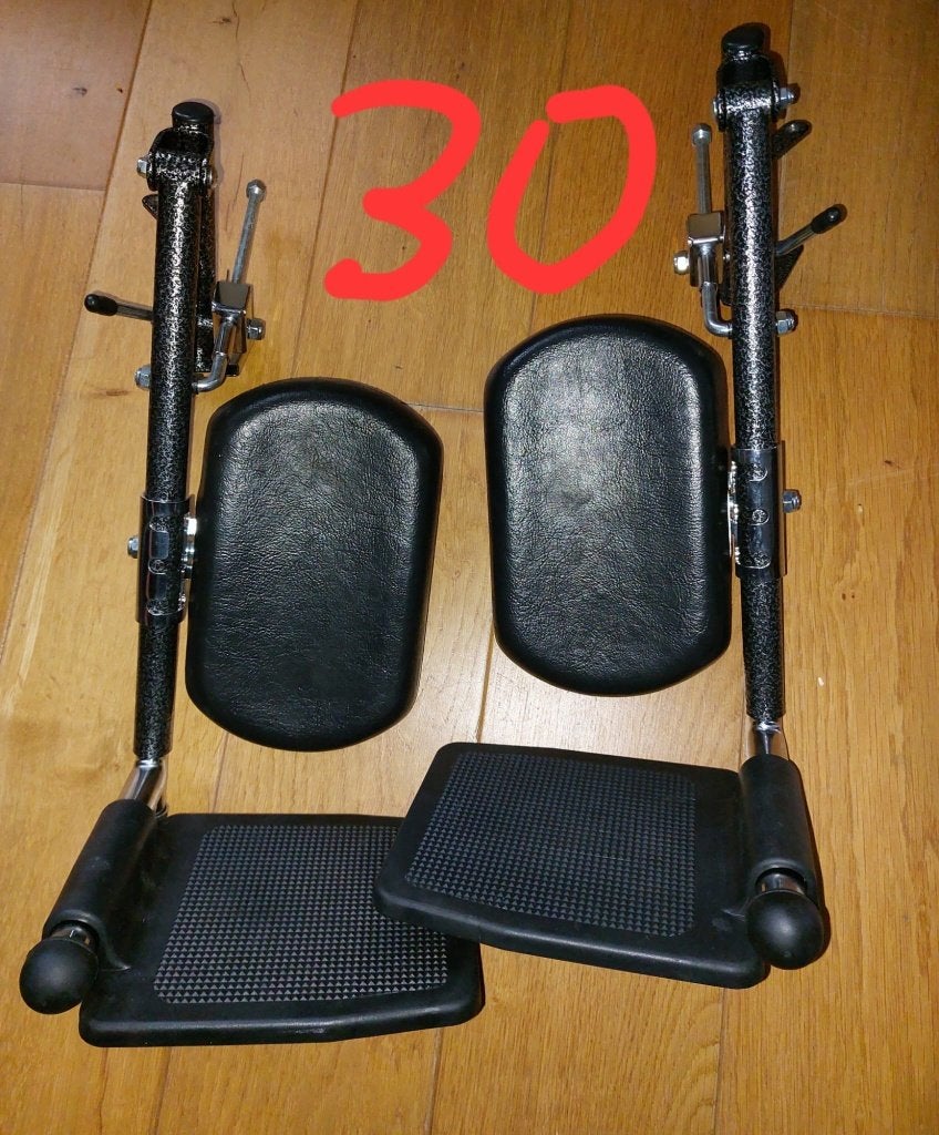 Verschillende nieuwe beensteunen / voetsteunen voor rolstoel, Ophalen of Verzenden, Nieuw