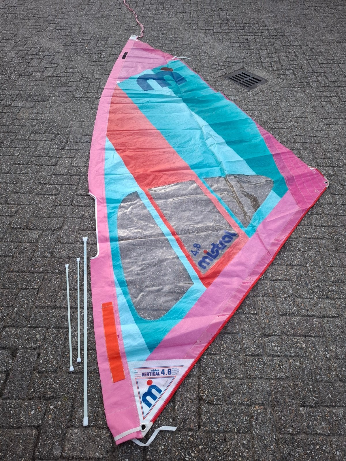 Mistral Vertical 4.8 windsurfzeil - Zo goed als nieuw, Watersport en Boten, Mistral, 3.5 tot 5 m², Ophalen of Verzenden, Zo goed als nieuw