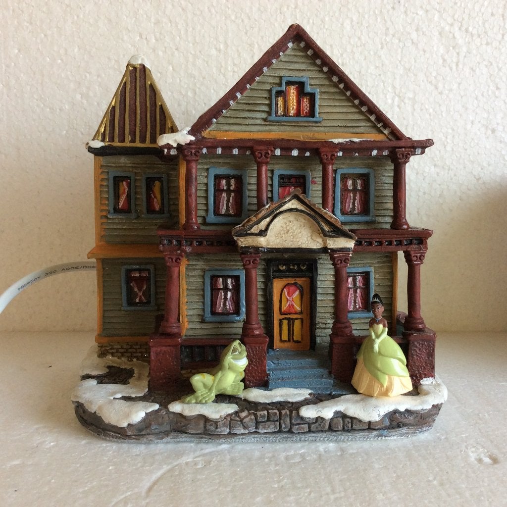 kerstdorp huis met Disney figuren prinses en de kikker, Ophalen of Verzenden, Overige figuren, Zo goed als nieuw, Beeldje of Figuurtje