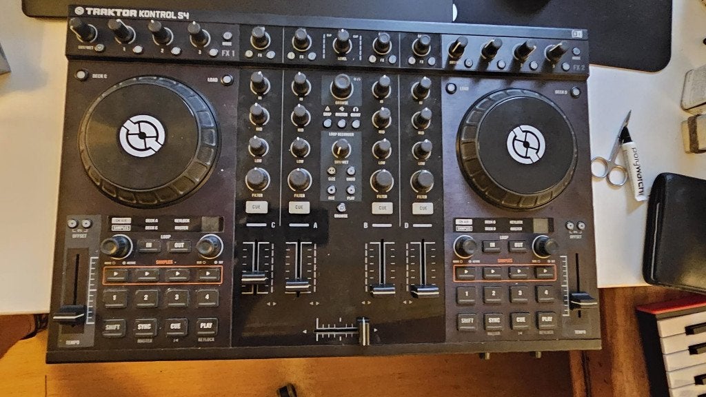 Traktor Kontrol S4 MK1 - Hoofdtelefoonpoort defect, Muziek en Instrumenten, Ophalen of Verzenden, Gebruikt, Dj-set, Overige merken