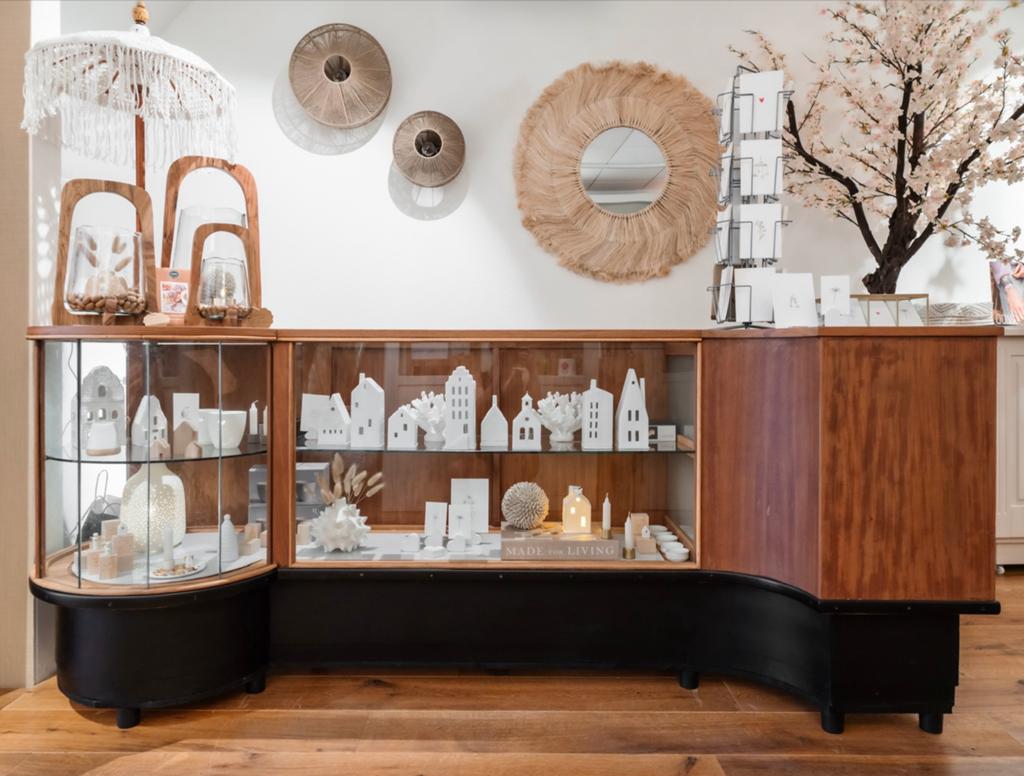 Antieke/brocante toonbank met vitrine en schuifdeuren, Ophalen