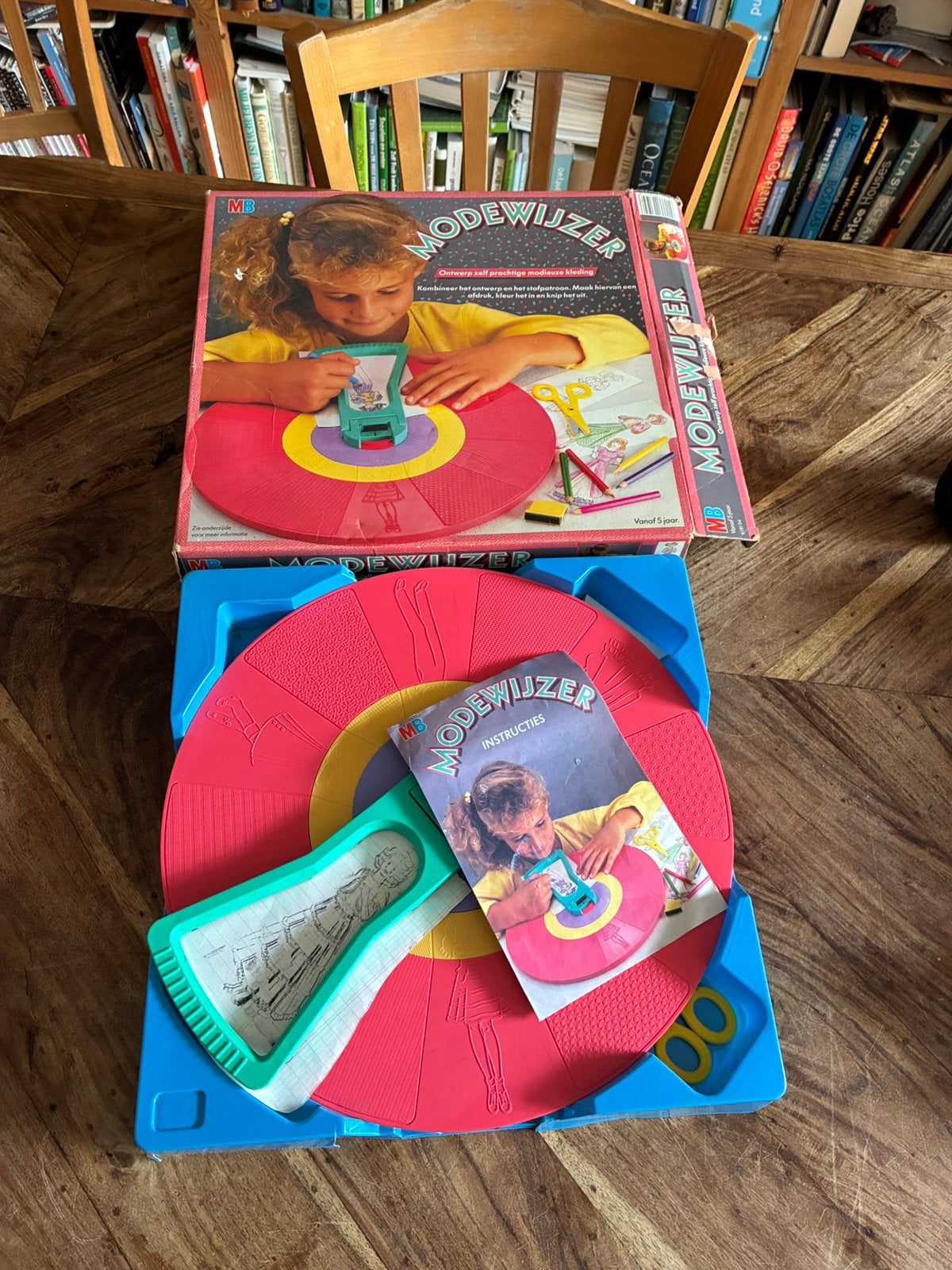 Vintage modewijzer van mb spellen jaren 90, Mb spellen, Overige typen, Ophalen of Verzenden, Zo goed als nieuw
