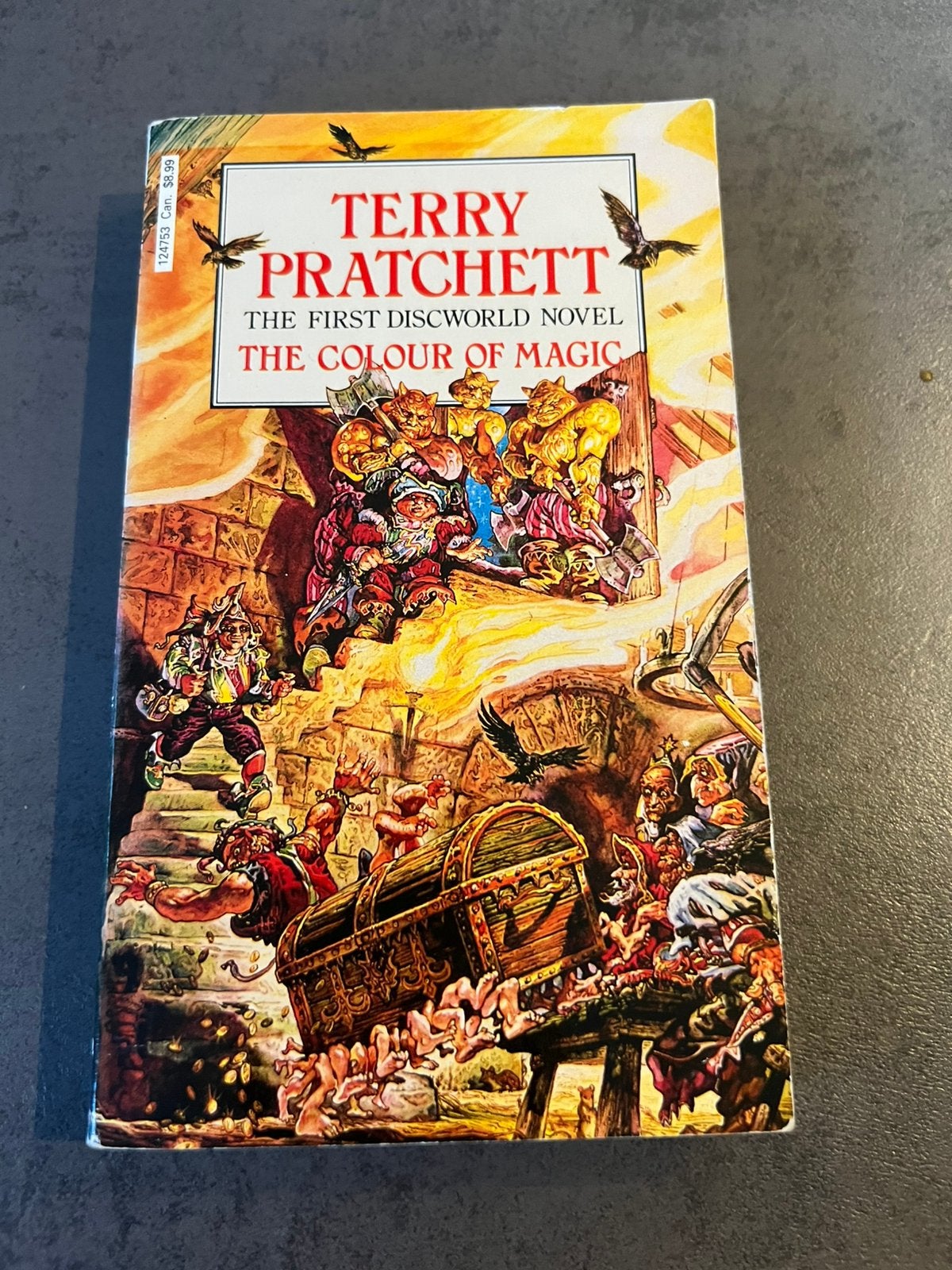 Terry Pratchett first discworld novel The colour of Magic, Ophalen of Verzenden, Zo goed als nieuw