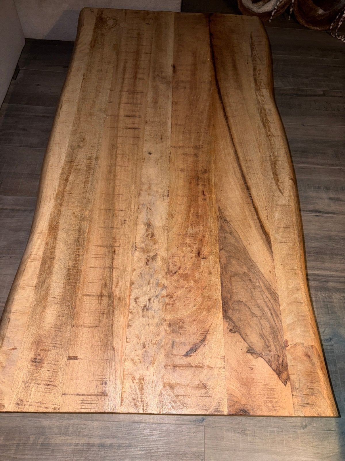 Salontafel van mangohout met metalen onderstel Moet nu weg, Huis en Inrichting, Ophalen, Gebruikt, 100 tot 150 cm, 50 tot 100 cm
