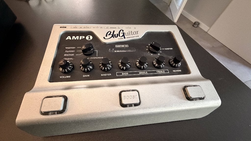 Versterker BluGuitar amp 1 Silver + remote 1, Ophalen, Zo goed als nieuw, Gitaar, 100 watt of meer