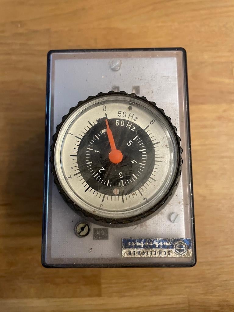SCHLEICHER BERLIN MZ 54 220V 50/60Hz tijdrelais, Hobby en Vrije tijd, Elektronica-componenten, Ophalen of Verzenden, Gebruikt