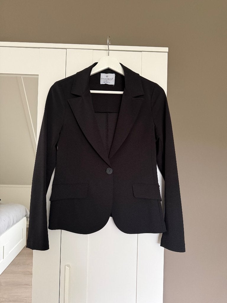 Blazer zwart maat M (valt als S) van Rinascimento, Zwart, Rinascimento, Ophalen of Verzenden, Zo goed als nieuw
