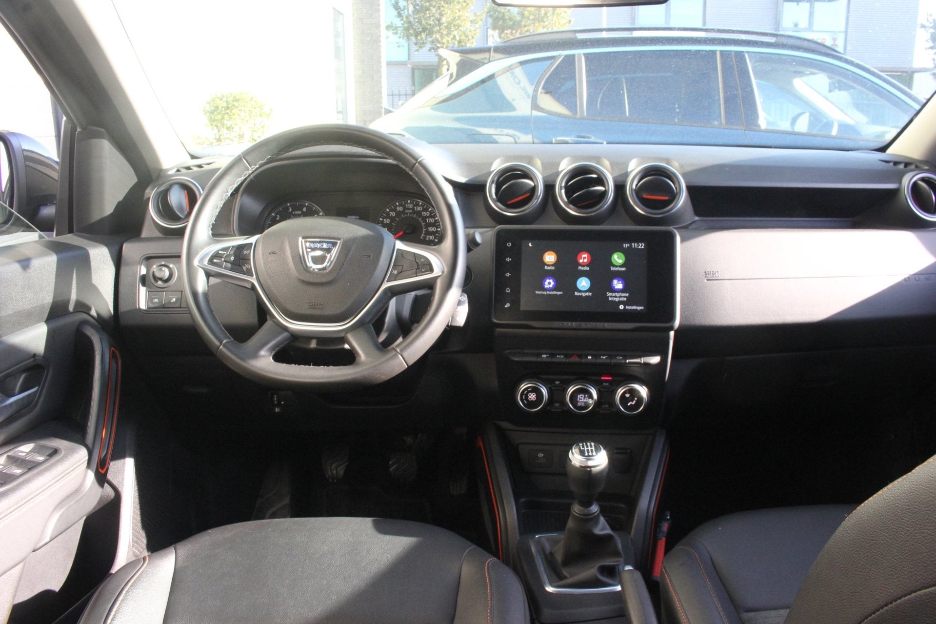 Dacia Duster 1.0 TCe Bi-Fuel Extreme | Trekhaak | Carplay |, Auto's, Voorwielaandrijving, Gebruikt, Duster, Leder en Stof
