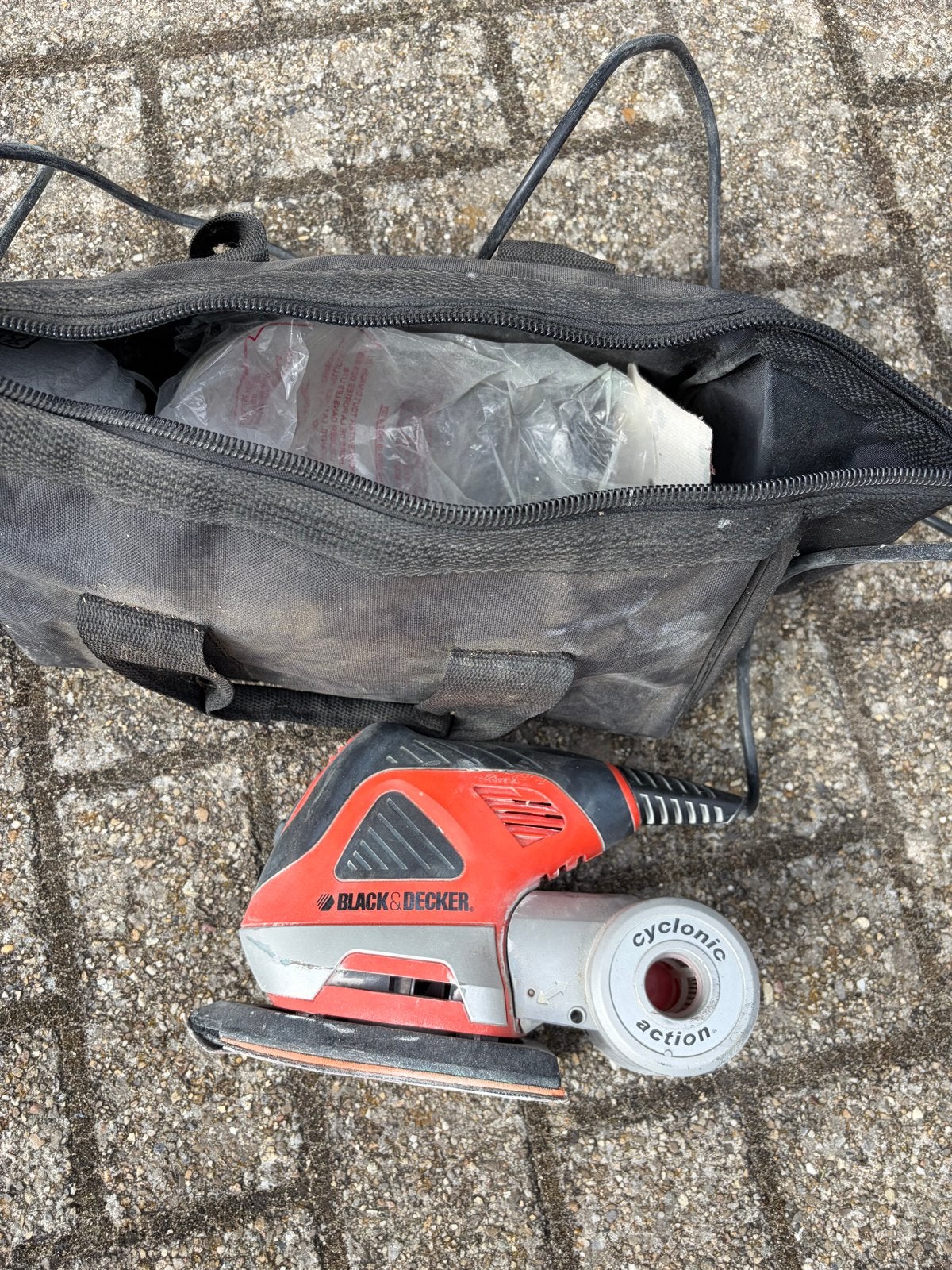 Black & Decker Excentrische Schuurmachine met Tas, Ophalen, Gebruikt, Minder dan 600 watt, Excentrische schuurmachine