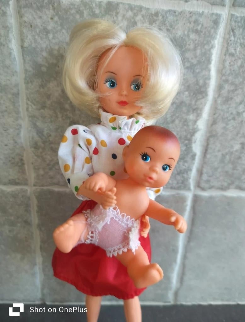 Barbie Fleur met baby in Nieuwstaat! LEES INFO, Ophalen of Verzenden, Zo goed als nieuw, Pop
