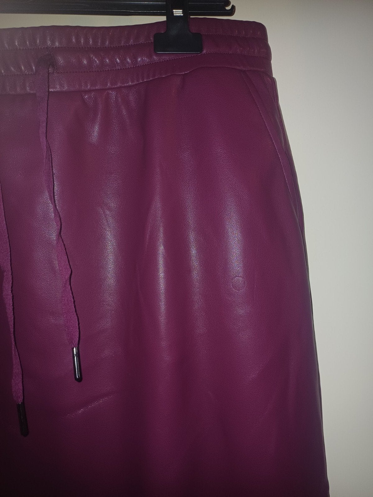 Kesari Zusje Mi Piace Bordeaux leatherlook lange rok M, Kleding | Dames, Maat 38/40 (M), Kesari Zusje Mi Piace, Ks, Ophalen of Verzenden
