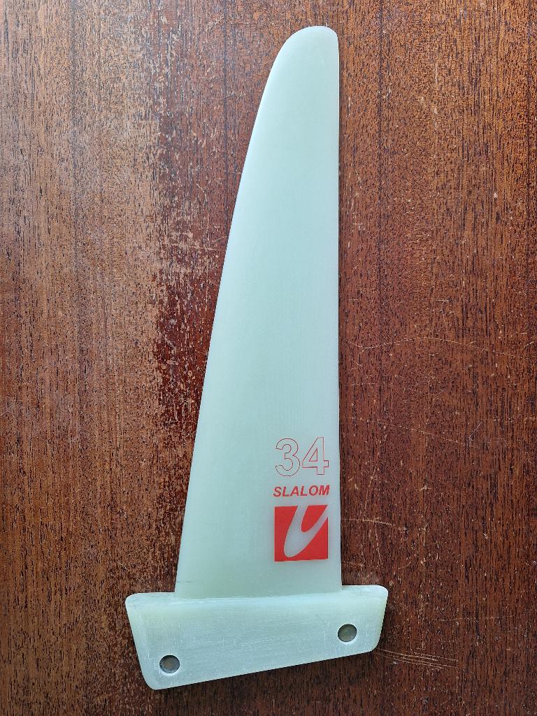 Slalomvinnen 31 cm / 34 cm Tuttle box, Watersport en Boten, Windsurfen, Ophalen of Verzenden, Zo goed als nieuw, Overige typen