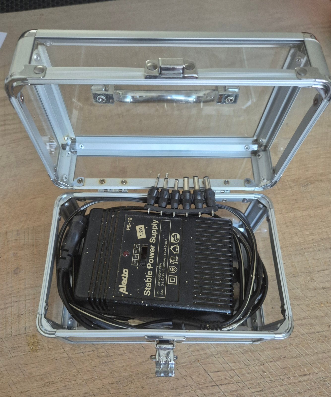 Alecto PS-12 Stabiele Voeding - Universele Adapter, Ophalen of Verzenden