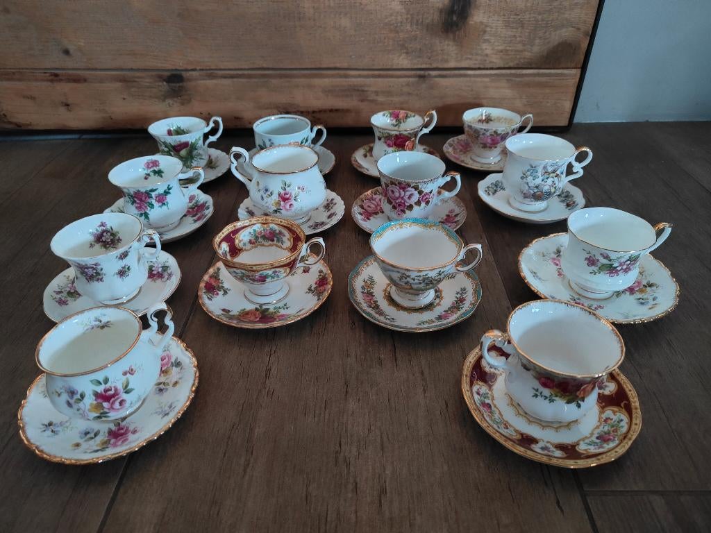 Royal Albert servies, Antiek en Kunst, Antiek | Servies compleet, Ophalen of Verzenden