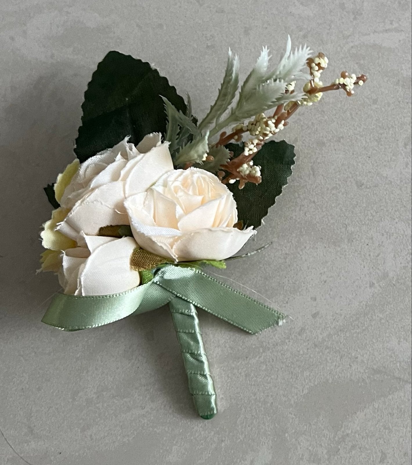Bruiloft corsage ivoor met groen lint, Kleding | Dames, Ophalen of Verzenden, Nieuw, Groen, Accessoires
