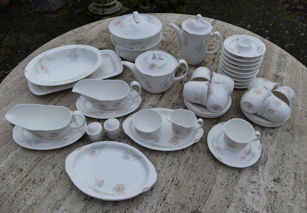 Prachtig Royal Albert Horizons Fantasia Servies, Huis en Inrichting, Keuken | Servies, Klassiek, Nieuw, Ophalen of Verzenden, Royal Albert
