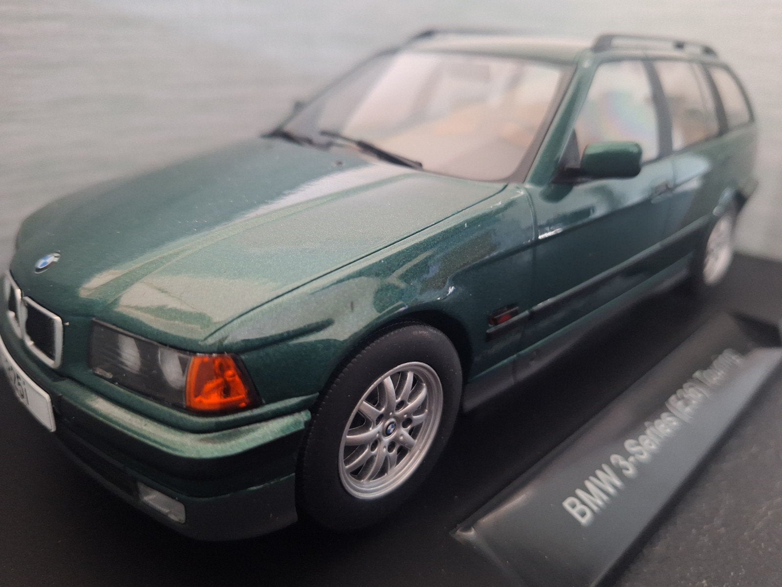 BMW 3 serie E36 Touring 1995 Schaal 1:18, Hobby en Vrije tijd, Overige merken, MCG, Nieuw, Ophalen of Verzenden
