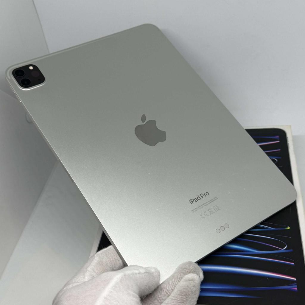 iPad Pro 4e 11 inch M2 128GB zilver /zeer net /88% batt /gar, Apple, Zo goed als nieuw, Support@apple.com, Apple Park Way, Cupertino, California