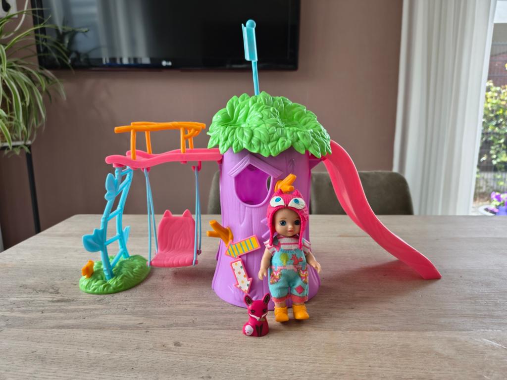 Mini CHOU CHOU - Avonturenspeeltuin, Kinderen en Baby's, Speelgoed | Poppen, Ophalen, Zo goed als nieuw, Overige typen