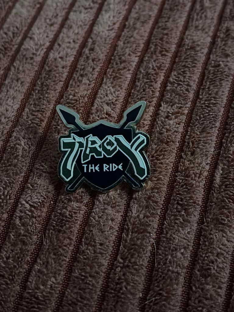 Troy The Ride Pin - Toverland Attractiepark, Ophalen of Verzenden, Zo goed als nieuw, Overige onderwerpen, Speldje of Pin