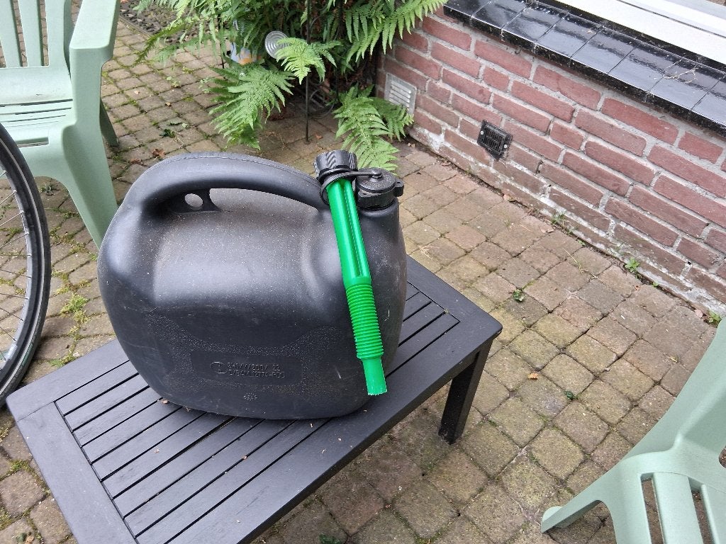 jerrycan benzine kan kunststof met schenktuit zwart 20 liter, Ophalen