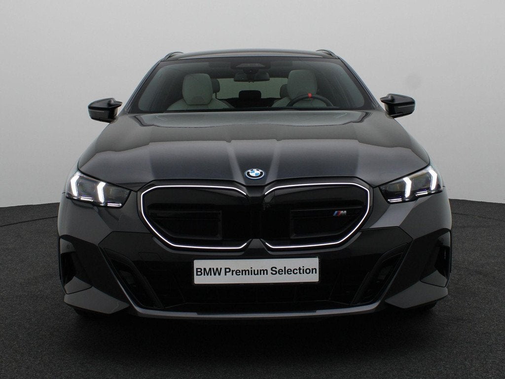 BMW i5 Touring M60 xDrive M Sportpakket Pro | Innovation Pac, Auto's, BMW, Automaat, Elektrische stoelverstelling, Gebruikt, Met garantie (alle)