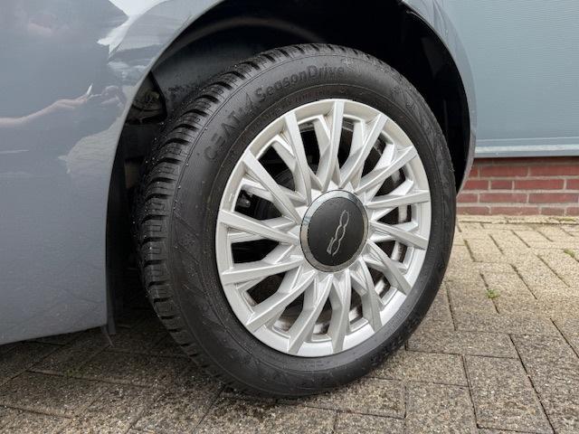 Fiat 500 1.0 Hybrid Dolcevita *carplay *cruise *1e eigenaar, Voorwielaandrijving, Gebruikt, Zwart, 4 stoelen