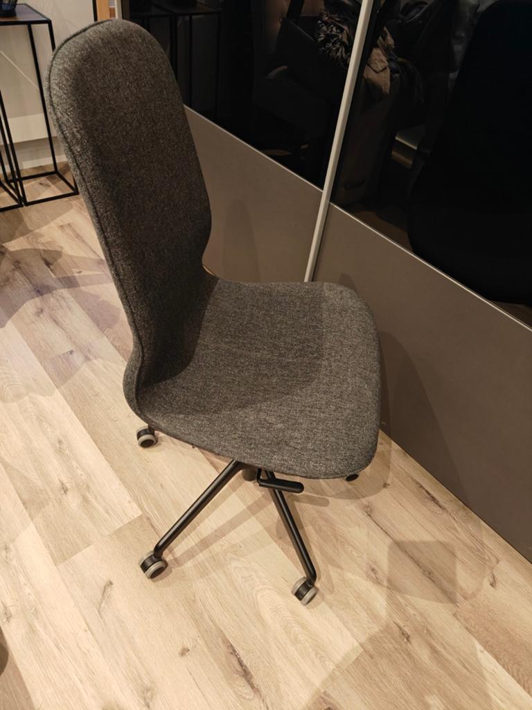 Ikea bureaustoel langfjall NIEUWSTAAT, Huis en Inrichting, Bureaustoelen, Gebruikt, Bureaustoel, Grijs, Ophalen of Verzenden