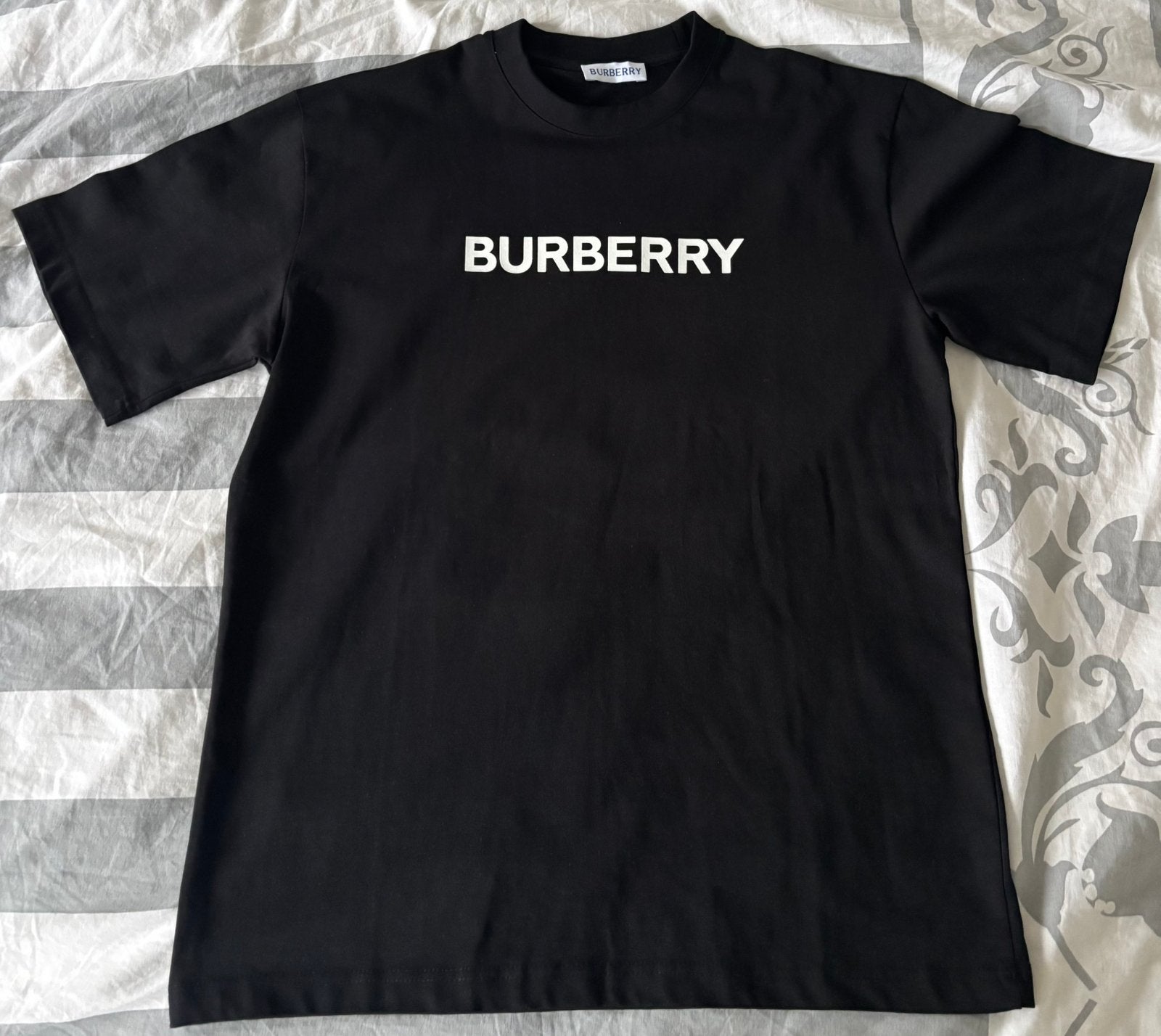 Burberry t-shirt in meerdere maten, Kleding | Heren, T-shirts, Ophalen of Verzenden, Nieuw, Maat 56/58 (XL), Zwart