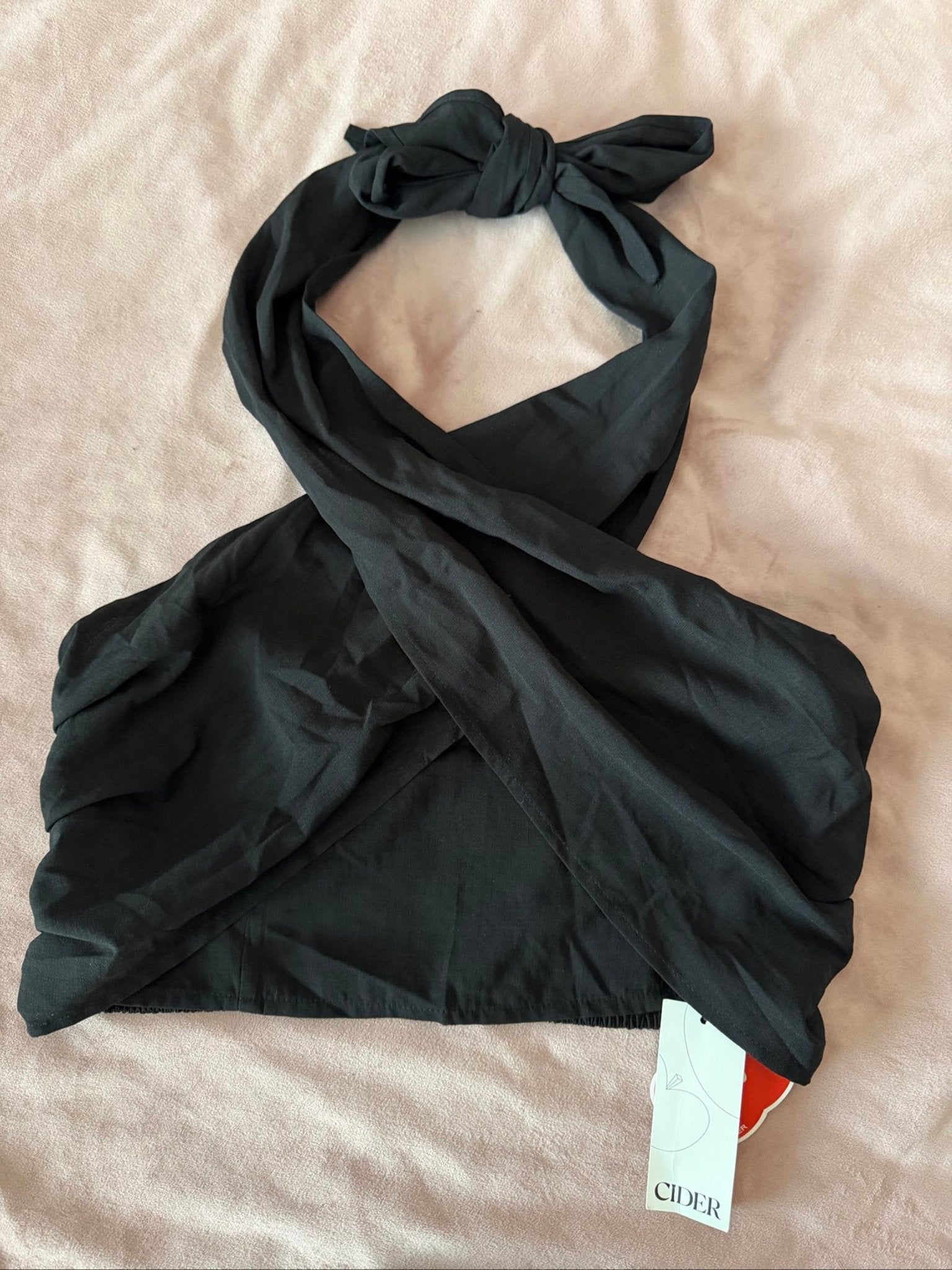 Zwarte Halter Crop Top Cider XL, Zwart, Maat 46/48 (XL) of groter, Ophalen of Verzenden, Gedragen