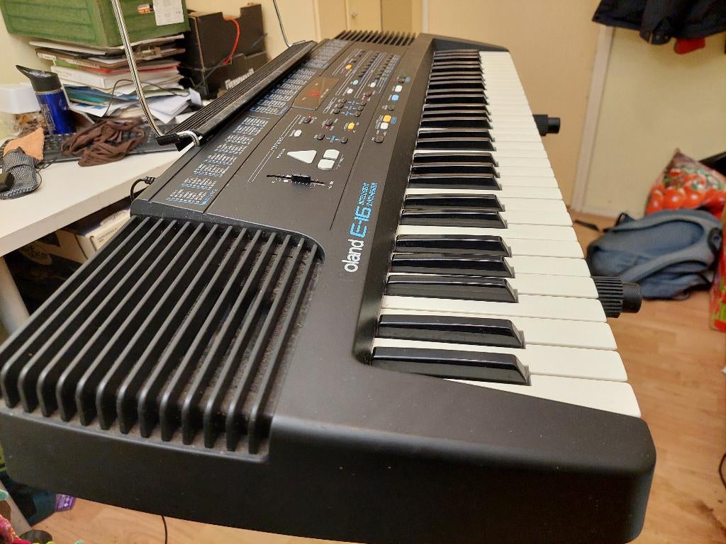 Keyboard Roland e-16, Ophalen, Zo goed als nieuw, 61 toetsen, Roland