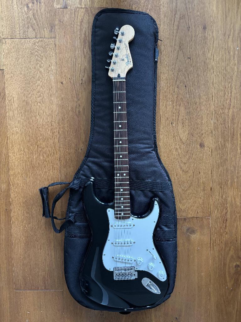 Fender Standard Stratocaster (Upgrade, Mexico, 2006-2008), Muziek en Instrumenten, Snaarinstrumenten | Gitaren | Elektrisch, Ophalen