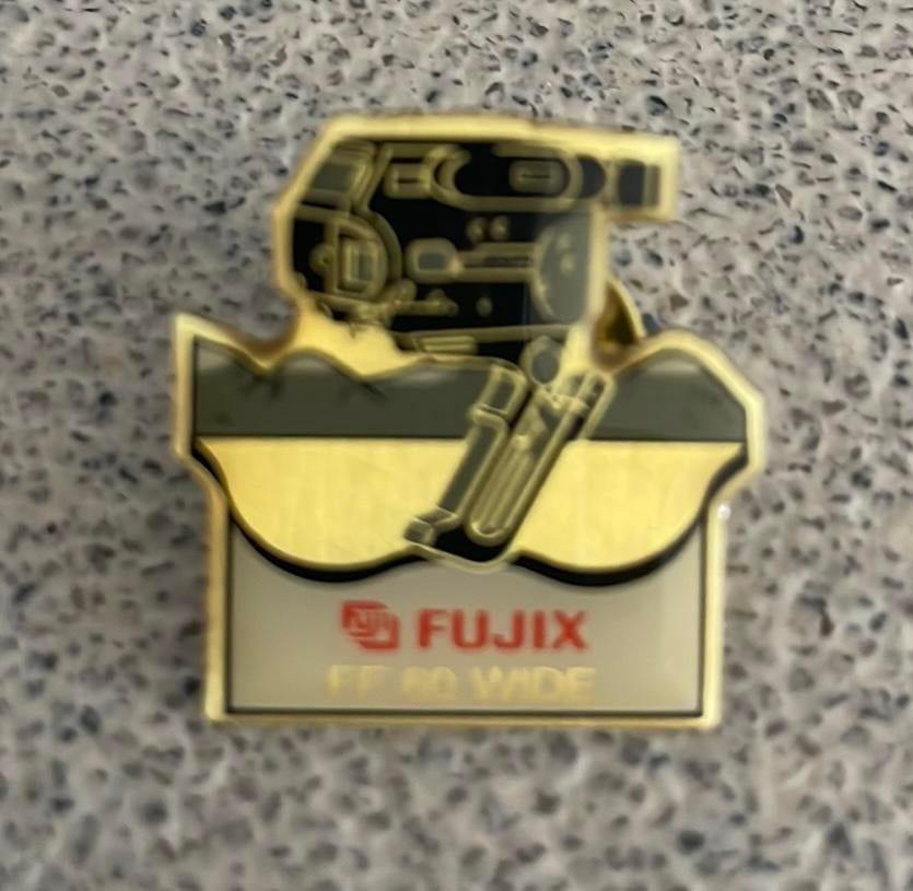 Mooie pin broche Fujix FF 60 Wide videocamera, Ophalen of Verzenden, Nieuw