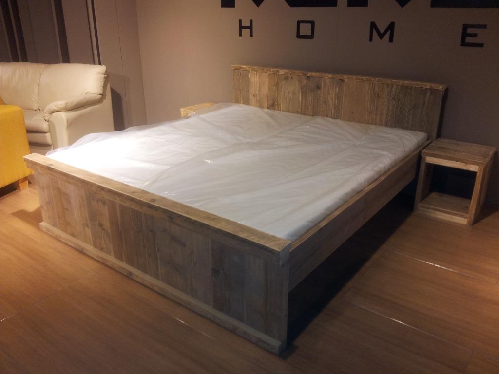 STOER BED GEBRUIKT STEIGERHOUT 200 X 140 CM. 319,- EURO., Bruin, Steigerhout, Landelijk, 200 cm