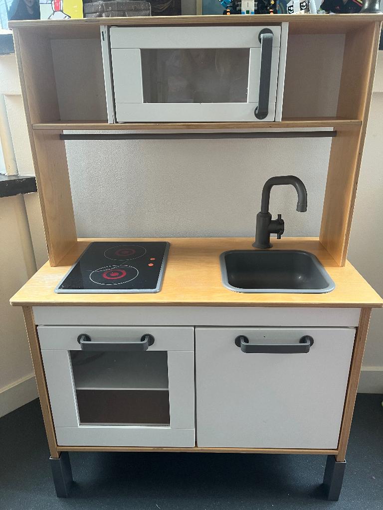 Speelkeuken IKEA, 2x keukenschort en 1 koksmuts, Ophalen, Gebruikt, Hout, Speelkeuken