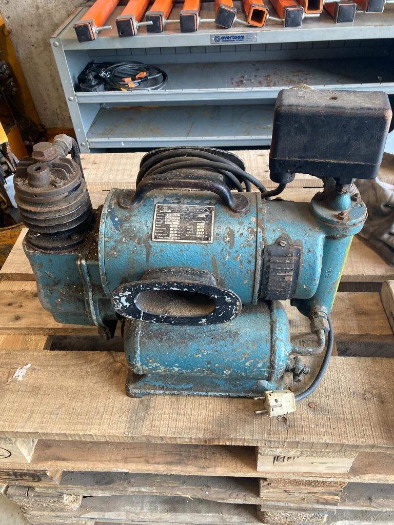 Compacte oldtimer compressor, Ophalen, Gebruikt, 6 tot 10 bar, Minder dan 200 liter/min