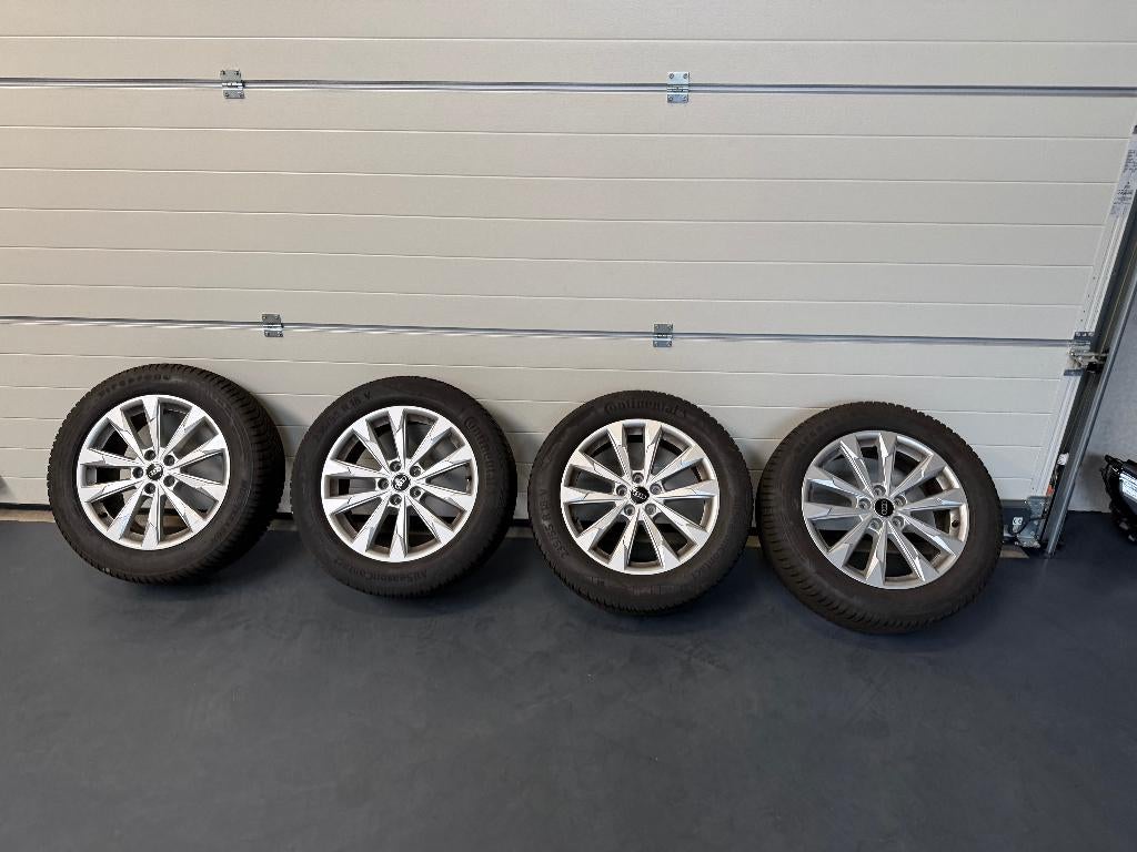 Originele Audi Q3 18” Velgenset + ContinentalAllSeason €699, Banden en Velgen, Winterbanden, 235 mm, Ophalen