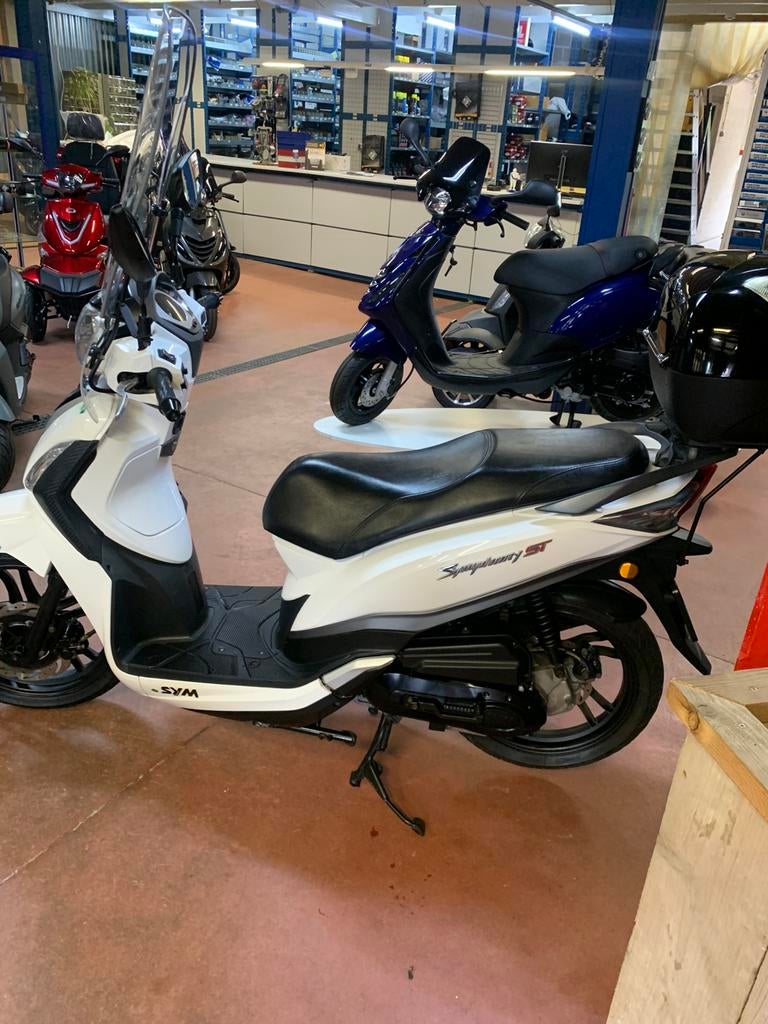 Gebro scooters: Sym symphony ST 25km SNOR wit BJ2015, Fietsen en Brommers, Ophalen, Gebruikt, Overige modellen, Benzine