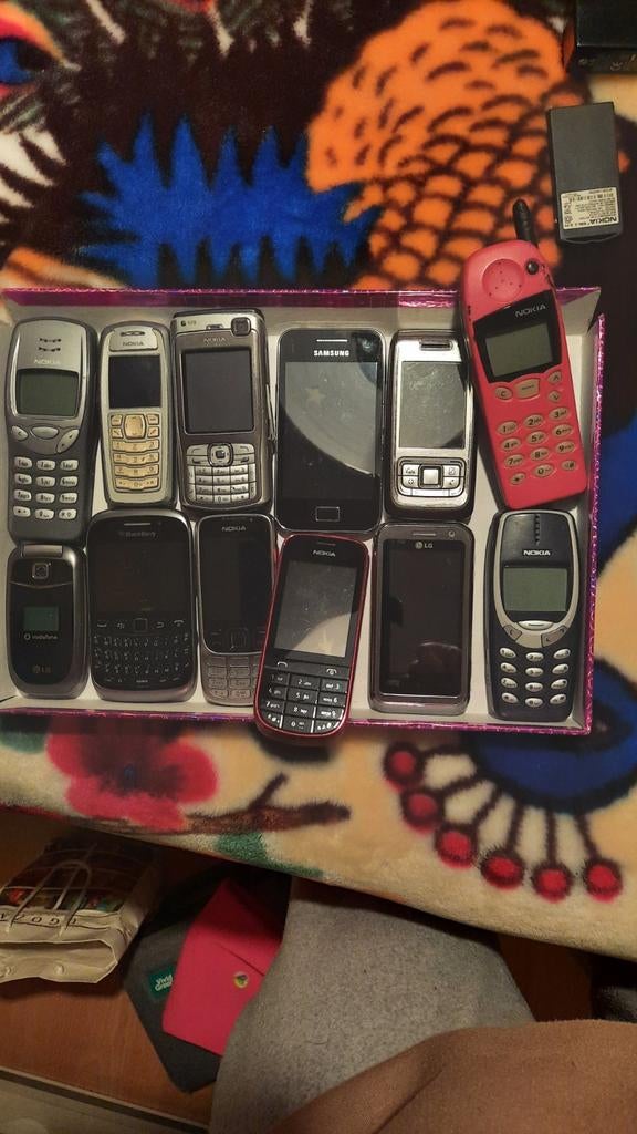 Collectie Klassieke Mobiele Telefoons, Gebruikt, Ophalen of Verzenden, Minder dan 3 megapixel, Klassiek of Candybar