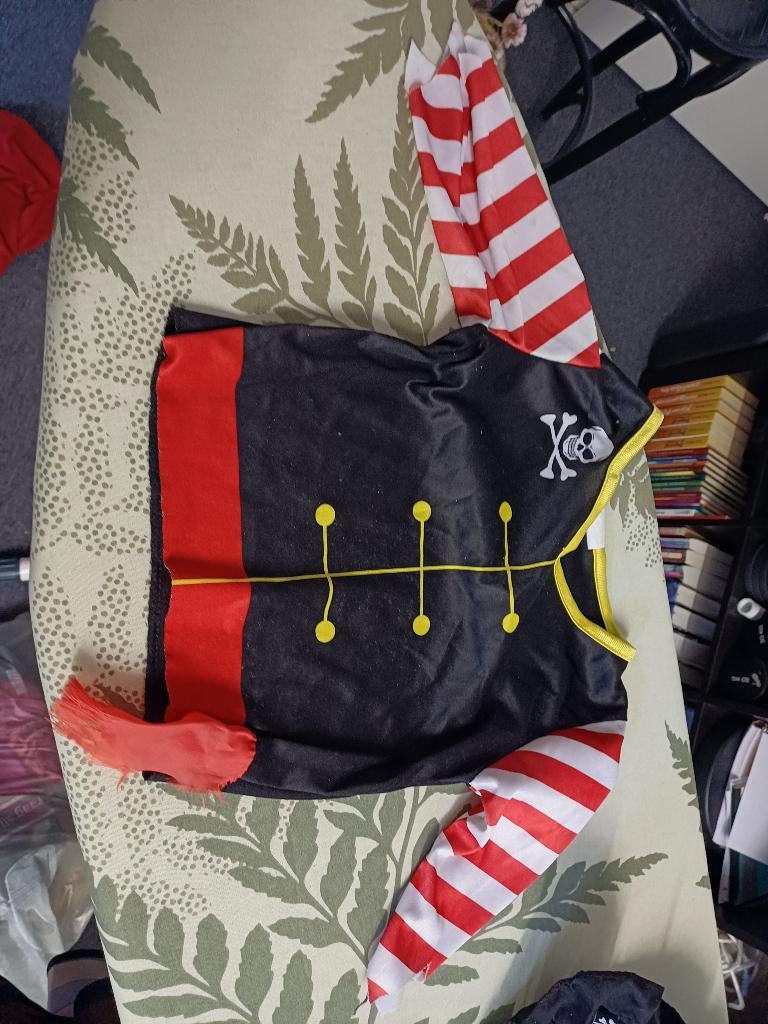 Carnavalskleding piraatshirtje, Ophalen of Verzenden, Gebruikt, 104 of kleiner, Jongen of Meisje