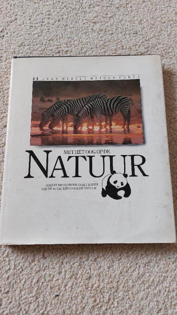 Met het oog op de natuur, Wereld Natuur Fonds, Boeken, Gelezen, Ophalen of Verzenden, WWF, Overige diersoorten