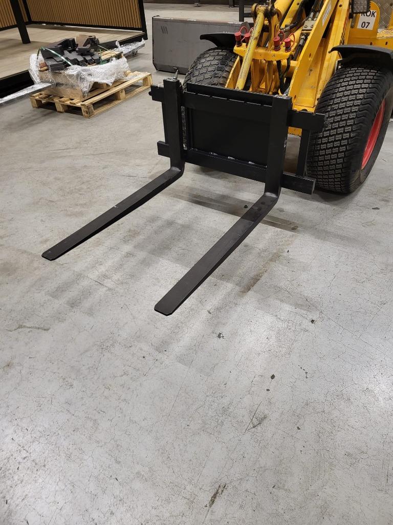 Palletvork Knikmops Giant, Ophalen of Verzenden