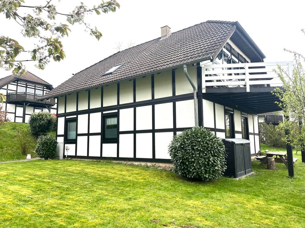 Heerlijk 9-pers. vakantiehuis Sauerland met tuin en balkon, 4 of meer slaapkamers, Open haard, In bergen of heuvels, Recreatiepark