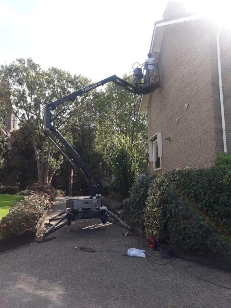 Hoogwerker  voor schilder werk. Ook voor particulieren