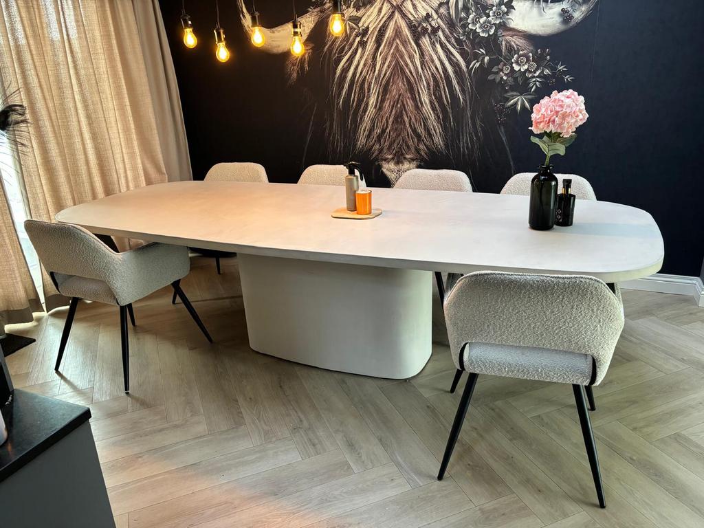 Foto 7 van Organische eettafel, tafel beton cire op maat, japandi