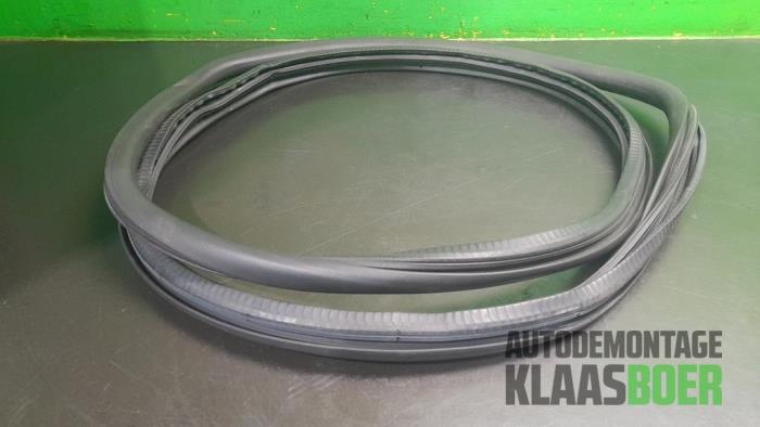Portierrubber 4Deurs links-achter van een Peugeot 308, Ophalen of Verzenden, 12 maanden garantie, Gebruikt, Peugeot