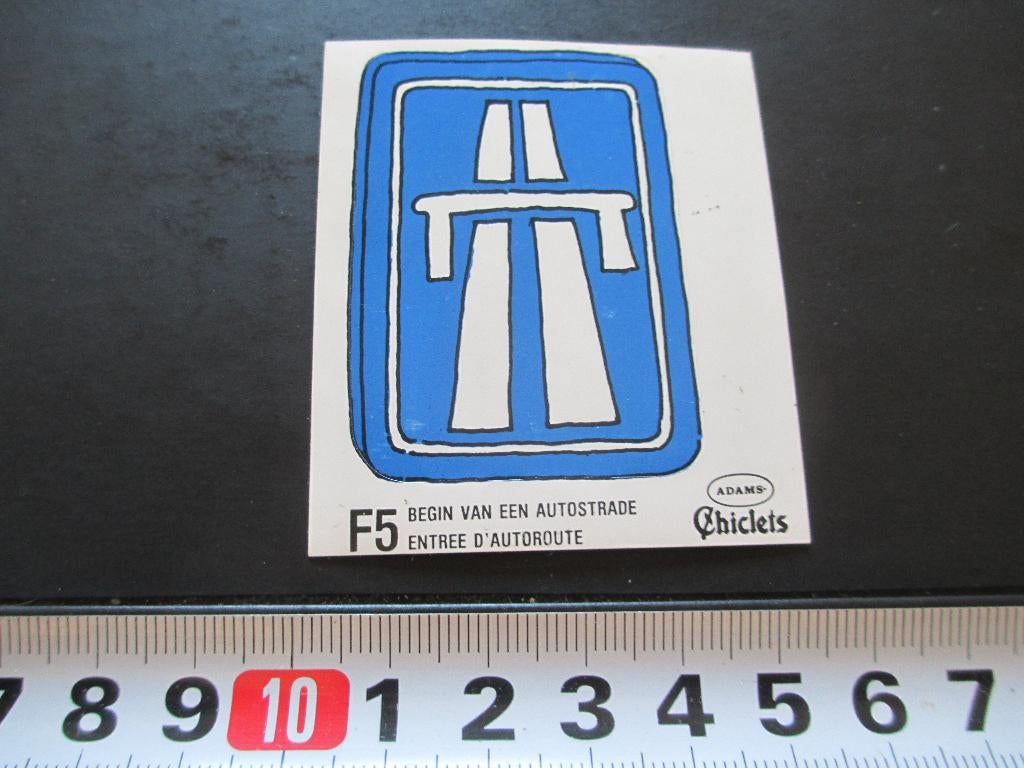 sticker strip verkeersbord chiclets kauwgom begin autostrade, Verzamelen, Stickers, Zo goed als nieuw, Ophalen