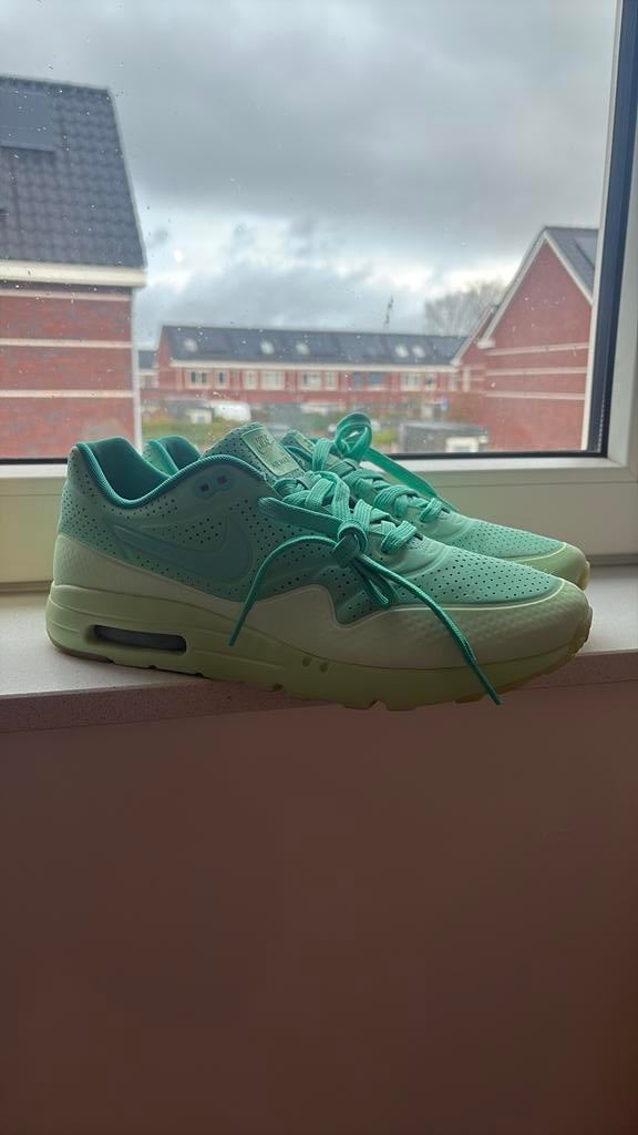 Nike Air Max Ultra Moire Green Glow maat 45 (2014), Kleding | Heren, Schoenen, Ophalen of Verzenden, Zo goed als nieuw, Overige kleuren