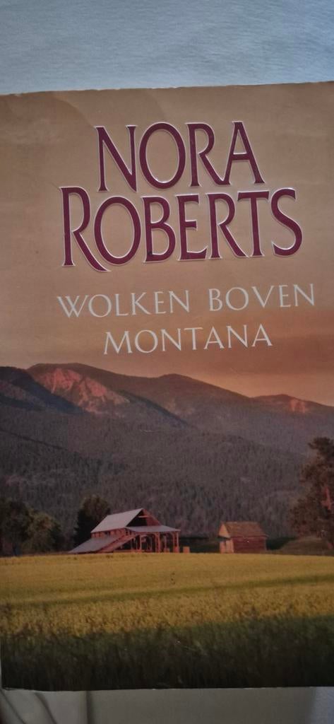 Nora Roberts - Wolken boven Montana, Ophalen of Verzenden, Zo goed als nieuw, Nora Roberts